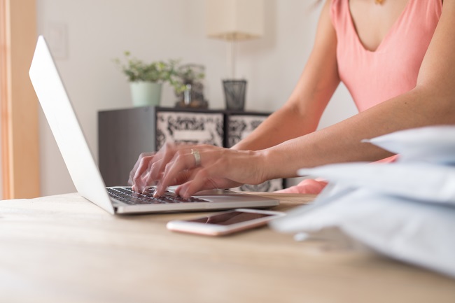 Set Your Small Business Hours with a Small Warehouse